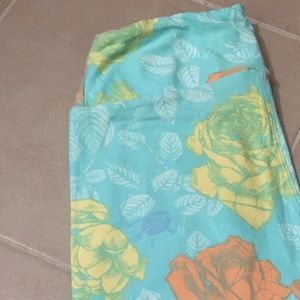 BNWOT : LulaRoe OS leggings